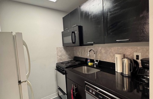 Midtown West Apartment | Stay in Times Square NYC! 2BR Apartments