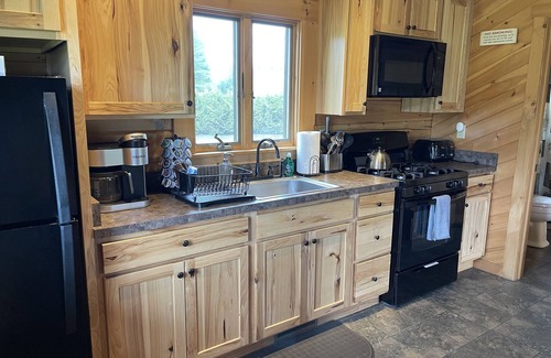 East Burke Cabin | Stay on Kingdom Trails in an efficiency one-bedroom cabin!