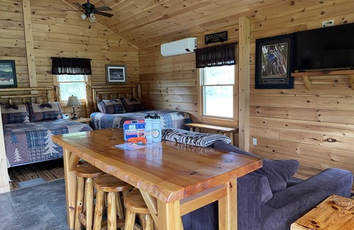 East Burke Cabin | Stay on Kingdom Trails in an efficiency one-bedroom cabin!