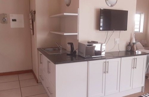 Swellendam Apartment | Stay on Lane Self Catering