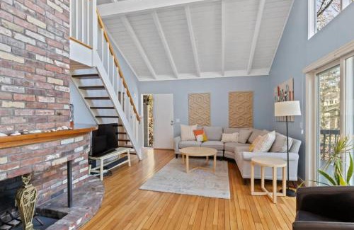 Mashpee House | Stay On The Cape Vacation Rentals: Contemporary Saltbox In New Seabury