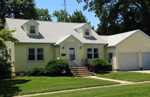Arthur House | Stay Right In Arthur : The Heart Of Illinois Amish Country!