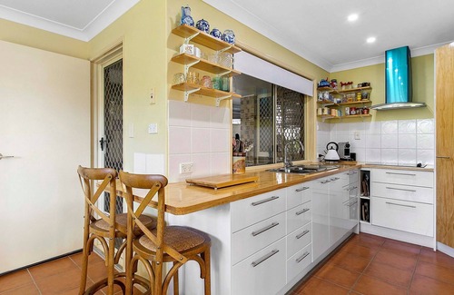 Traviston House | Stay Salty - Holiday Retreat
