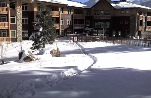 Mammoth Lakes Condo | STAY SLOPESIDE 5 Star Luxury! True Winter Ski In & Ski Outn
