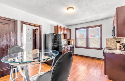 St. Louis Apartment | Stay STL-Extended Stay-Balcony-Fenced Yard-Pets