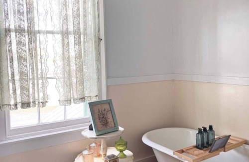 Franklin Bed & Breakfast | Stay Where History Meets Hospitality