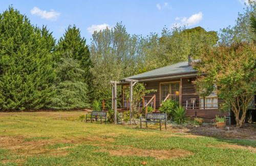 Badger Creek House | StayAU Lakeview Cottage 2BR Cozy Nature Getaway