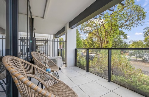 Oakleigh House | StayAU Modern Townhouse