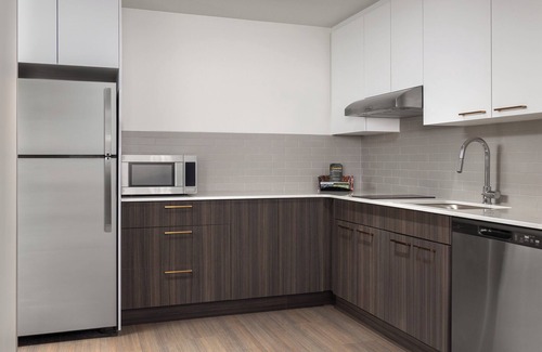 Saint-Laurent Hotel | Staybridge Suites Montréal Airport - St-Laurent by IHG