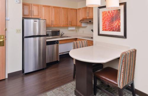 O'Fallon Hotel | Staybridge Suites O'Fallon Chesterfield by IHG