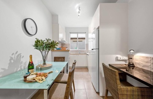Brunswick Apartment | StayCentral - Brunswick Vibe (Parkville/Brunswick) - Sydney Rd, Brunswick - 2 Bedrooms, 2 Beds, 1 Bathrooms, 1 secure parking spot (small car only) and free street parking nearby.