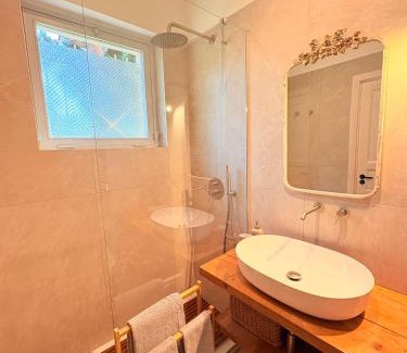 Mazzo Apartment | StayHub-RHO