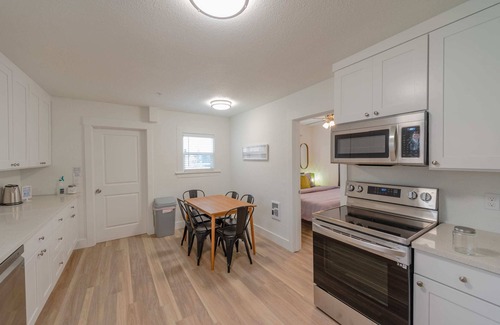 Coos Bay House | #StayInMyDistrict Coos Bay Primrose Cottage