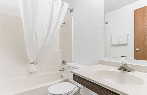 Little Falls Hotel | StayInn Little Falls