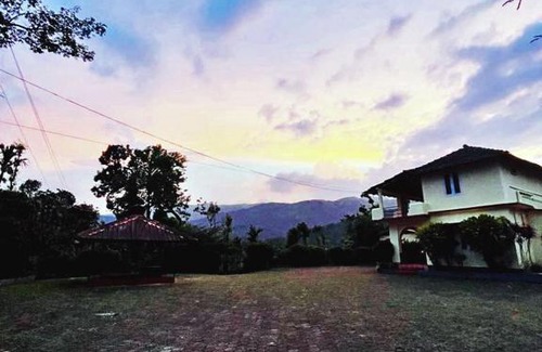 Kaimane Resort | STAYMAKER Vibe Inn Homestay