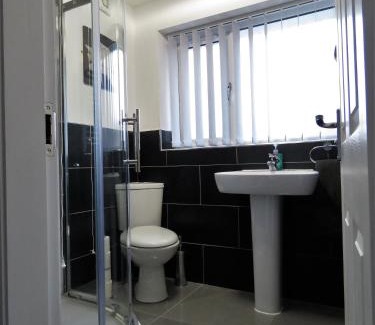 Little Hay House | StayNEC Moat House Birmingham - For Company, Contractor and Leisure Stays - NEC, HS2, JLR, Airport