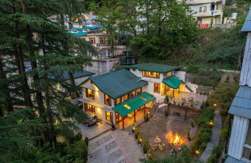 Chhota Shimla Villa | StayVista at Driftwood Cottage