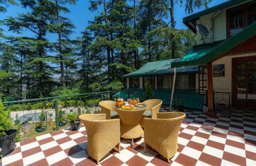 Chhota Shimla Villa | StayVista at Driftwood Cottage