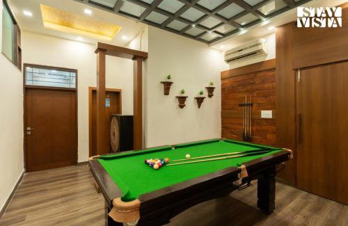 Raja Park Villa | StayVista at House of Palm with Bonfire & Pool
