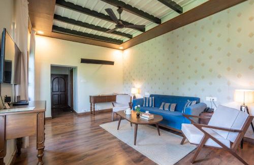 Knollswood Villa | StayVista at Pine Estate with Outdoor Jacuzzi