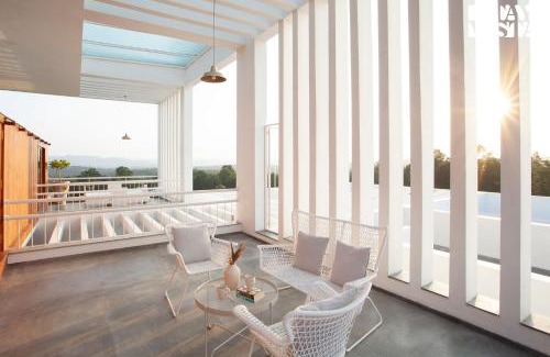 Suntikoppa Villa | StayVista at Reflection by The Woods - Breakfast Included