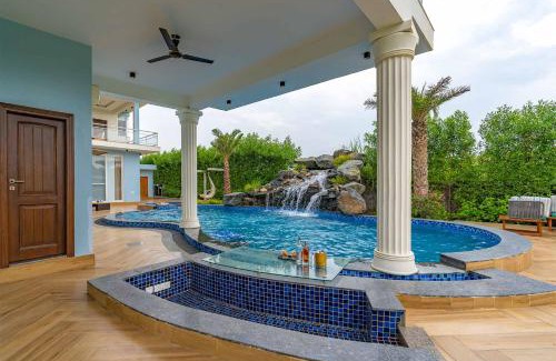 Gurugram Villa | StayVista at Serenity Farms with Pool, Lawn, Bonfire & BBQ