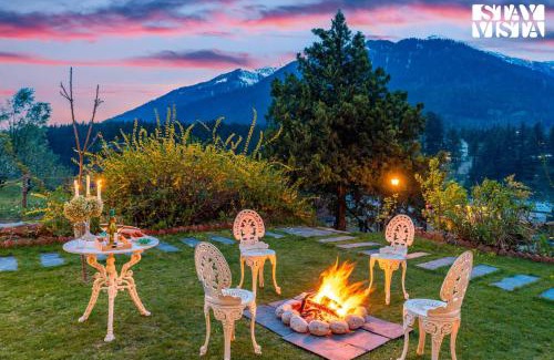 Vashist Villa | StayVista at Snowdrop House - 5BR Pet Friendly Villa on Main Highway Manali