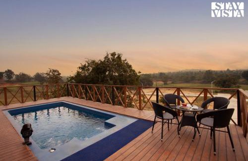 Manchanabele Villa | StayVista at The Goldilocks with Pvt Pool & Gym