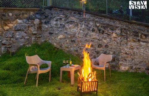 Wellington Villa | StayVista at Villa Aruvi with Bonfire, Lawn