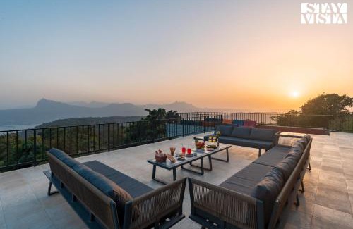 Kadadhe Villa | StayVista's Esperanza - Mountain-Side Retreat with Infinity Pool, Jacuzzi, Gazebo & Indoor-Outdoor Activities
