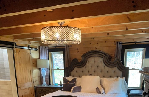 Canton Cabin | Steal Away Renovated Cabin