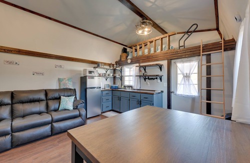 Austinville Apartment | Steamboat Rock Cabin: Bike, Hike, Fish!