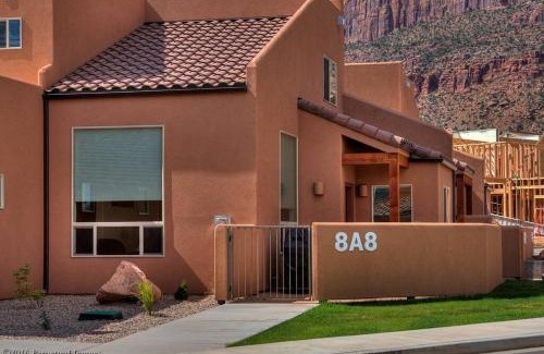 Moab South Valley House | Steel Bender Villa