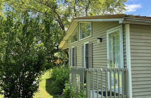 Westfield Cottage | Steffi's Stuga (little lake cottage): Relax and Re-energize near Lake Erie!
