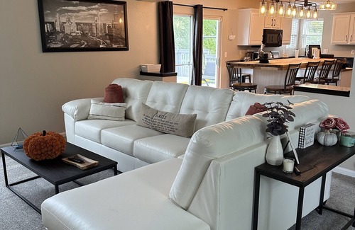 Ankeny House | Stellar 4 bedroom home, newly renovated in Ankeny
