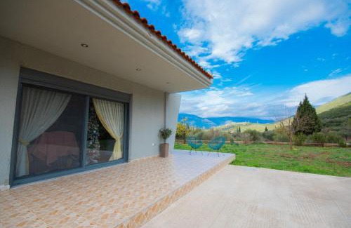 Distomo-Arachova-Antikyra Apartment | Stellas guesthouse near Arachova