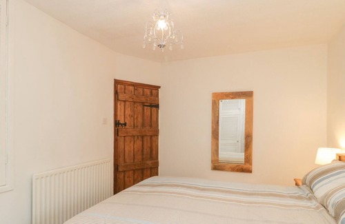 Littlebredy Cottage | STEPPING STONES, pet friendly, with open fire in Langton Herring