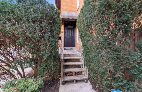 University District House | Steps 2 High ST - BIG Patio - Private parking- OSU