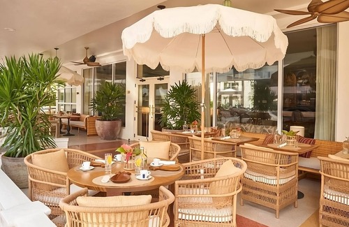 South of Fifth House | Steps Away from Nikki Beach! With Onsite Swimming Pool, Pets are Welcome!
