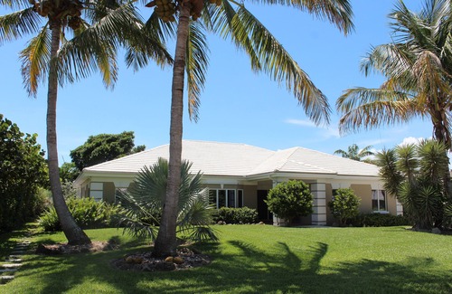 South Beach Villa | Steps to Beach Modern Luxurious 4 BR heated Pool/SPA nverobeachvilla.com