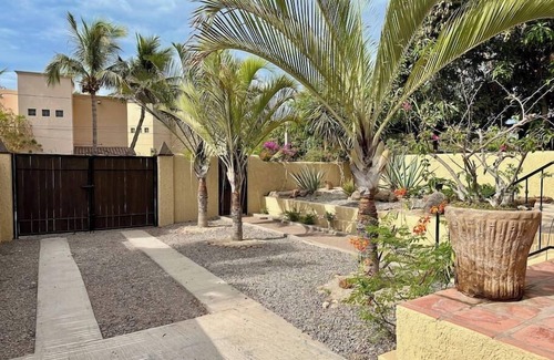 Loreto House | Steps to BEACH! Privacy in the Heart of Loreto!