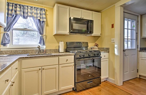 Buzzards Bay House | Steps to Cape Cod Canal: Buzzards Bay Home