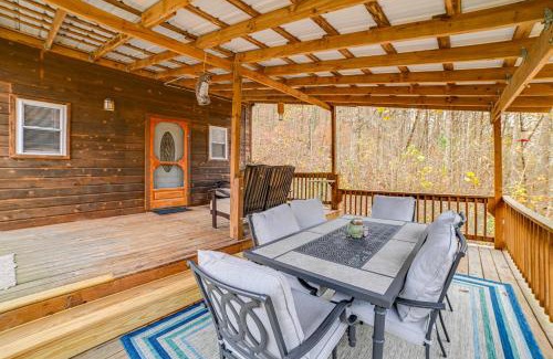 Waverly House | Steps to Kentucky Lake Cozy Cabin with Deck!