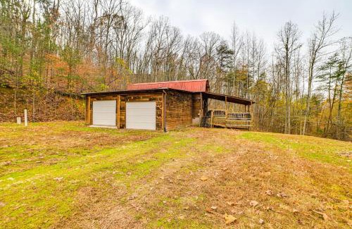 Waverly House | Steps to Kentucky Lake Cozy Cabin with Deck!