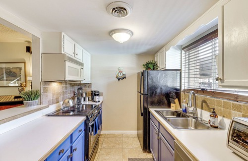 Fashion Square House | Steps to Old Town Scottsdale: Townhome w/Pool!