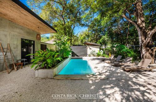 Playa Grande Apartment | Steps to the Main Surf Break - Casita 1 Dos Hijas