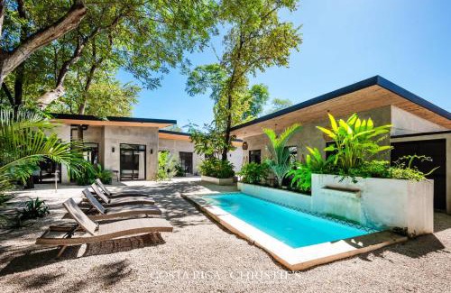 Playa Grande Apartment | Steps to the Main Surf Break - Casita 1 Dos Hijas
