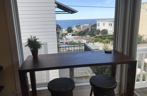 The Strand House | Steps to the sand! Luxury Ocean View home on walk-street!
