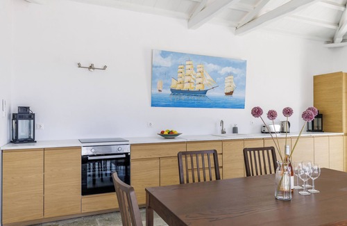 Loutraki House | Still Horizon House-Located at the top of Loutraki port-Sunset & Sea view