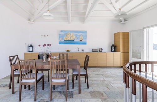 Loutraki House | Still Horizon House-Located at the top of Loutraki port-Sunset & Sea view